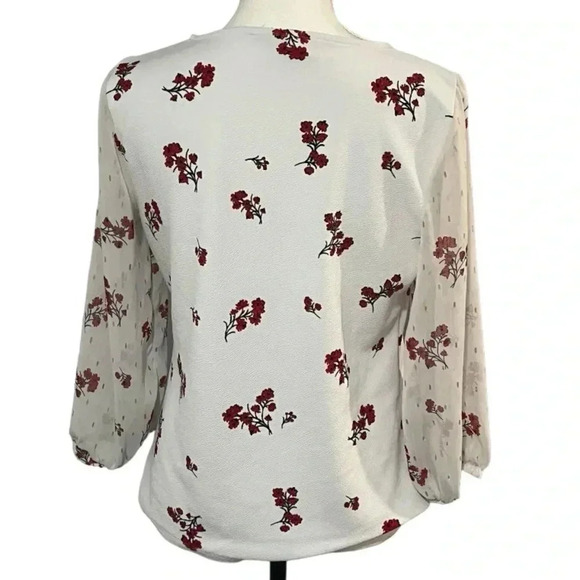 Elle size M cherry blossom pull over top with sheer sleeves EUC - Picture 4 of 10